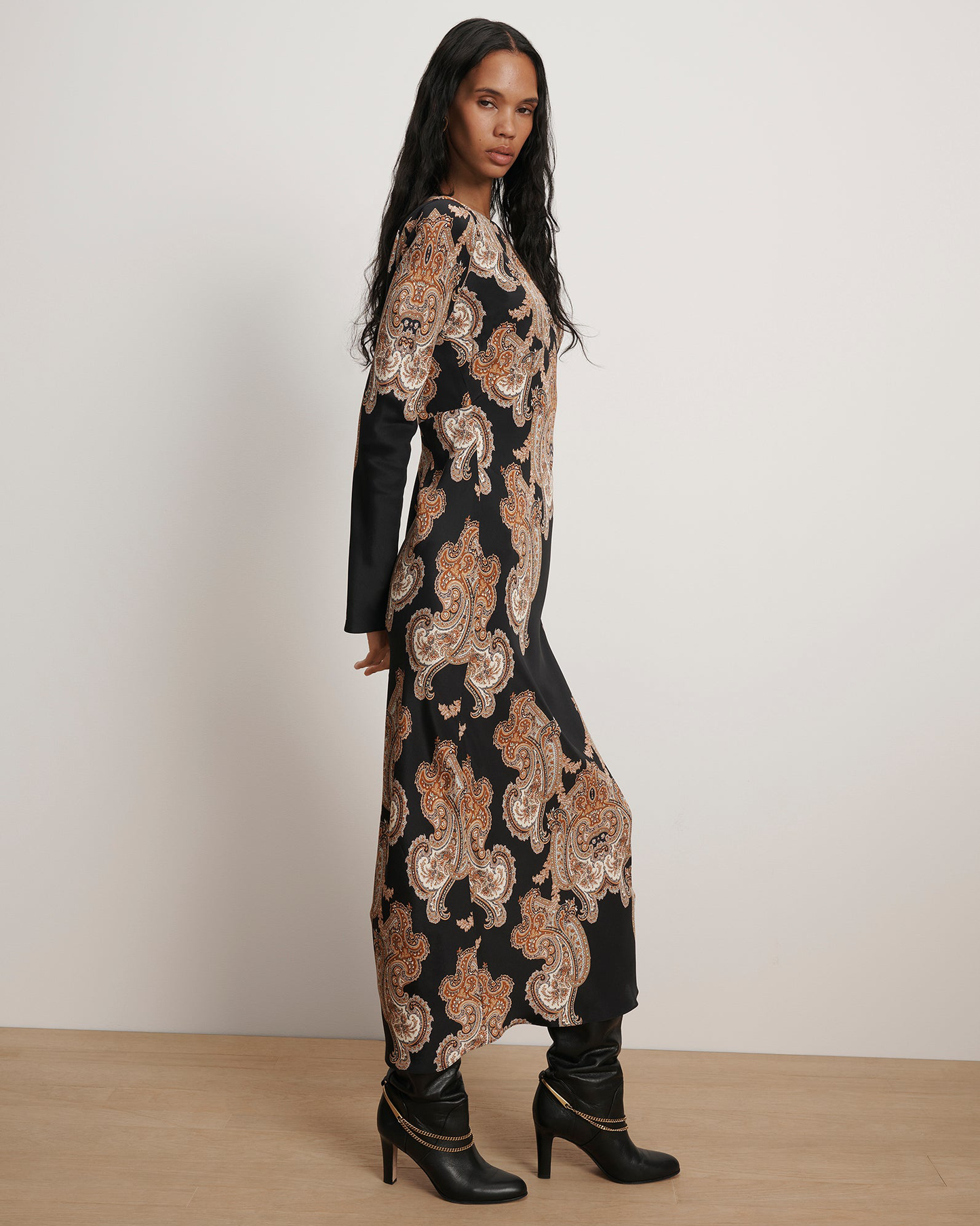 Lupita Paisley Midi Dress
