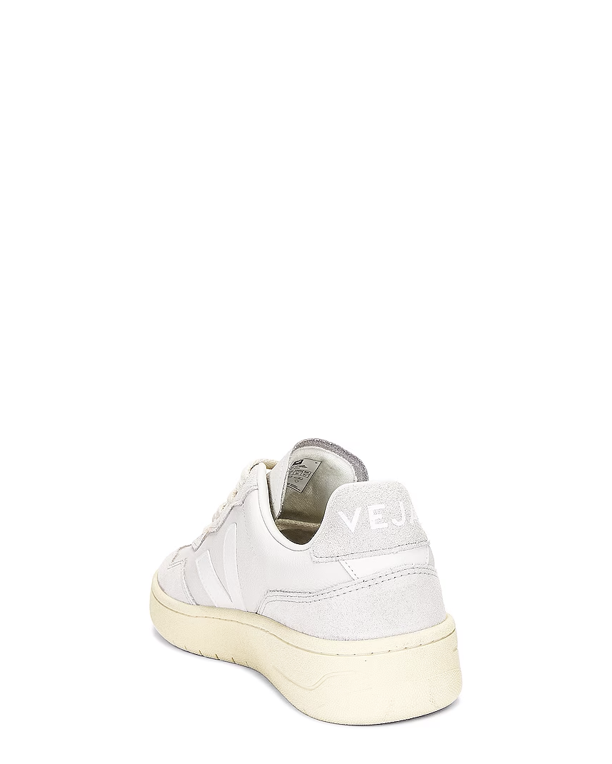 V-90 Sneaker